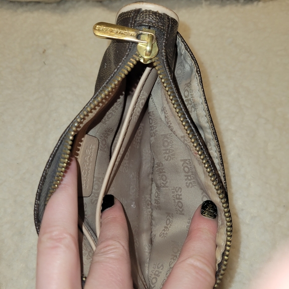 Michael Kors cosmetic case - Picture 5 of 11